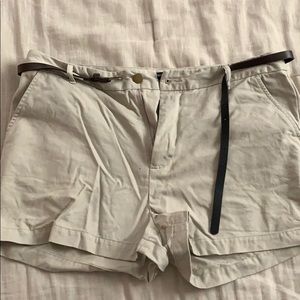 Forever 21 khaki shorts with belt size 31